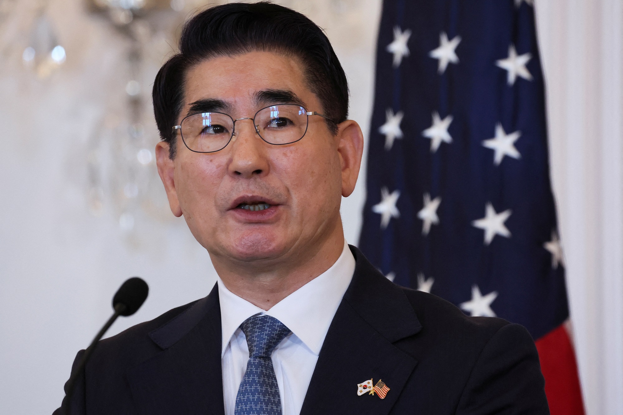 2024 12 04T235409Z 1 LYNXNPEKB3183 RTROPTP 4 SKOREA POLITICS DEFMINISTER KO6